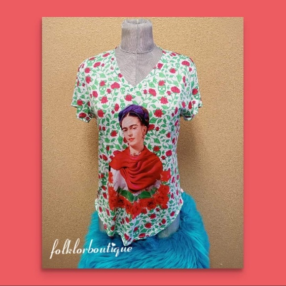 Tops - Picture 15 of 16